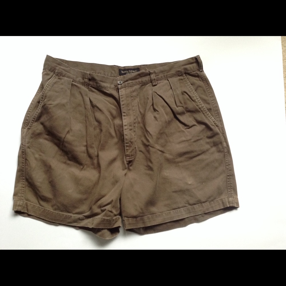 Banana Republic brown shorts
